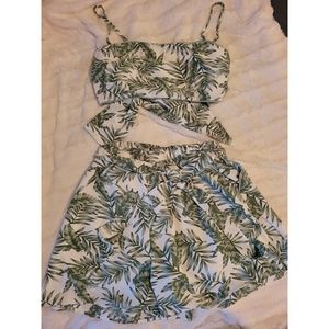 Lulu's two-piece set, Size Large, green/white